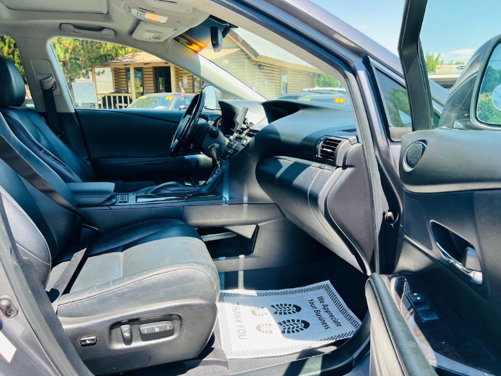 Photo 14 of this LEXUS RX 350