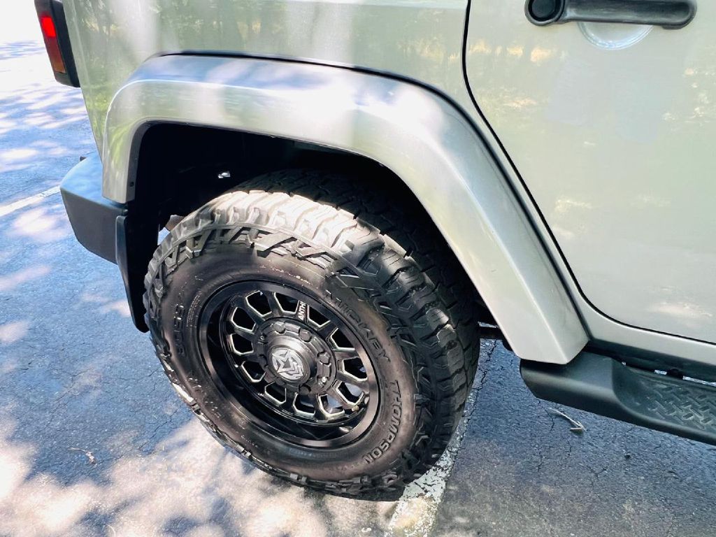 Photo 10 of this JEEP WRANGLER UNLIMI