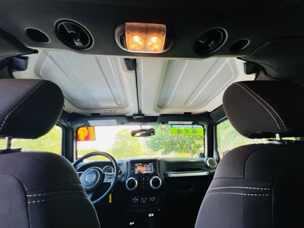 Photo 23 of this JEEP WRANGLER UNLIMI
