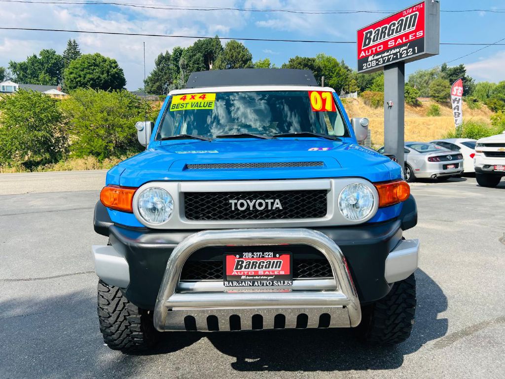 Photo 2 of this TOYOTA FJ CRUISER