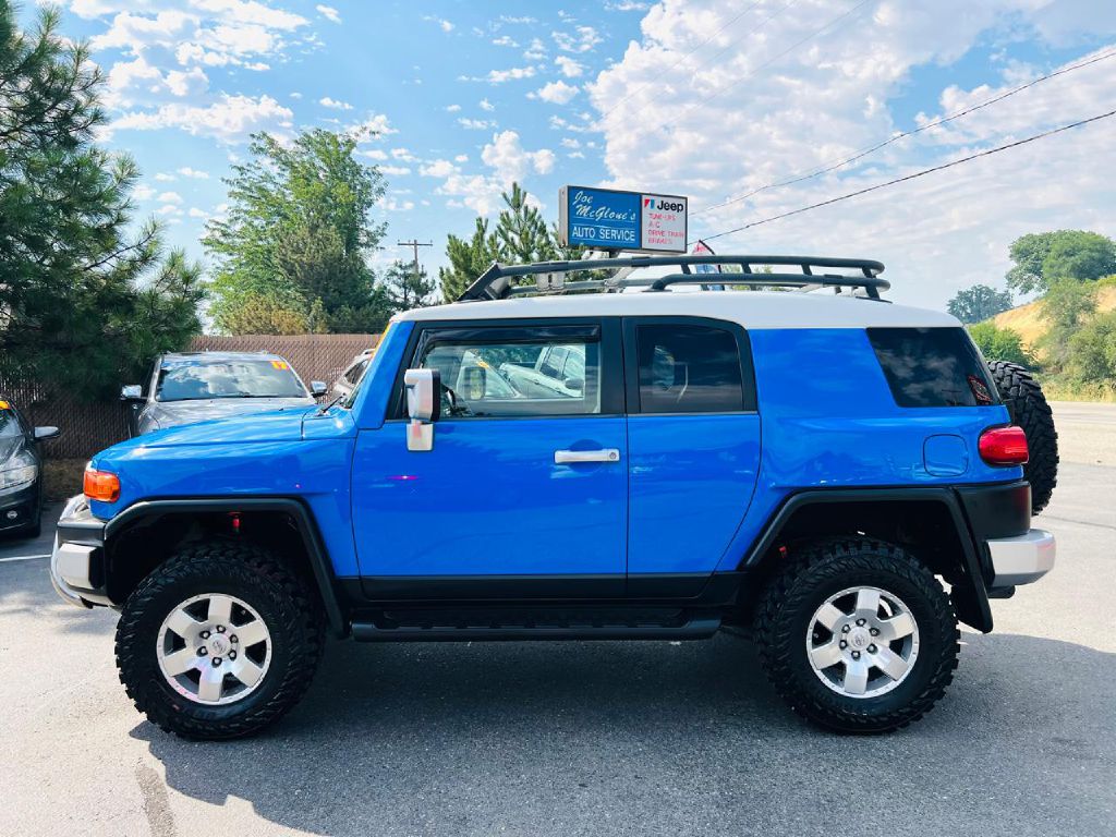 Photo 4 of this TOYOTA FJ CRUISER