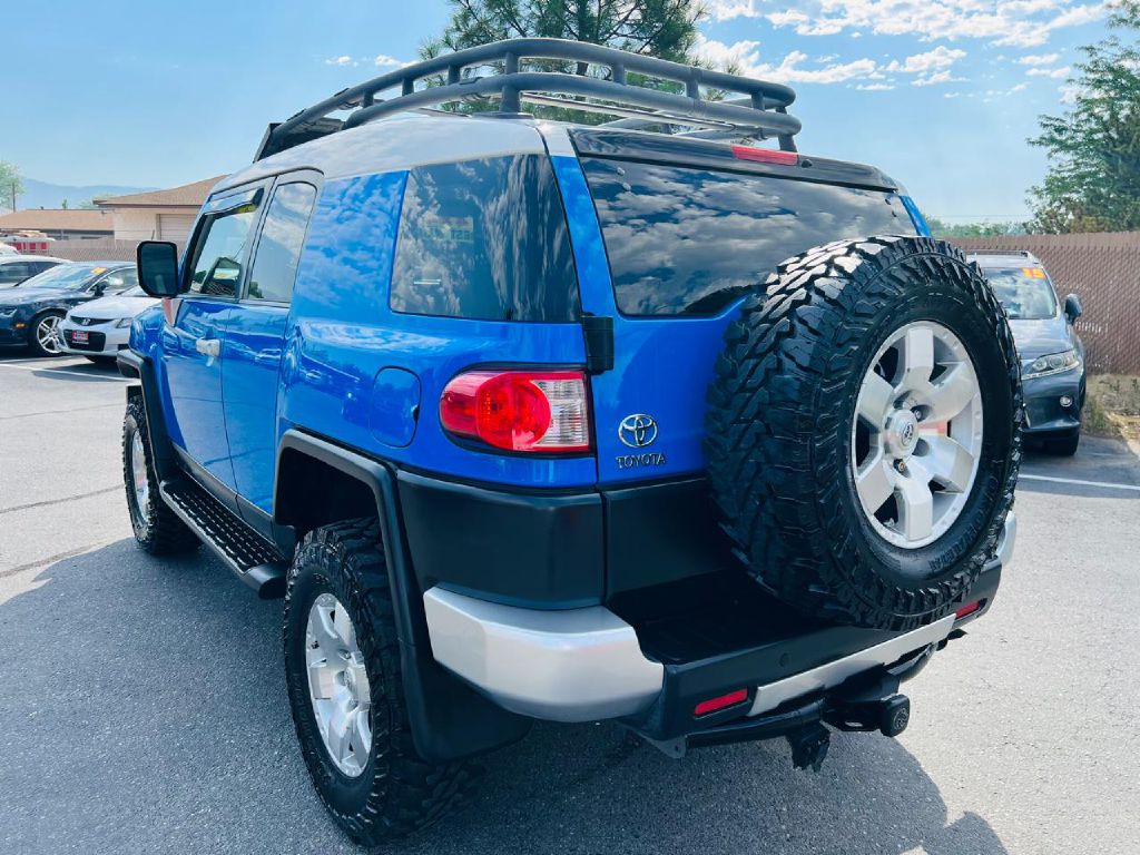 Photo 5 of this TOYOTA FJ CRUISER