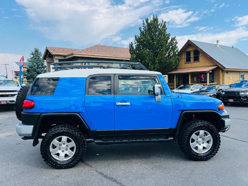 Photo 8 of this TOYOTA FJ CRUISER