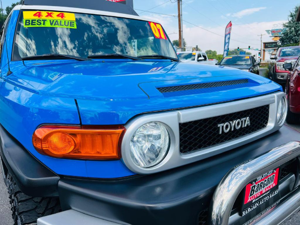 Photo 9 of this TOYOTA FJ CRUISER