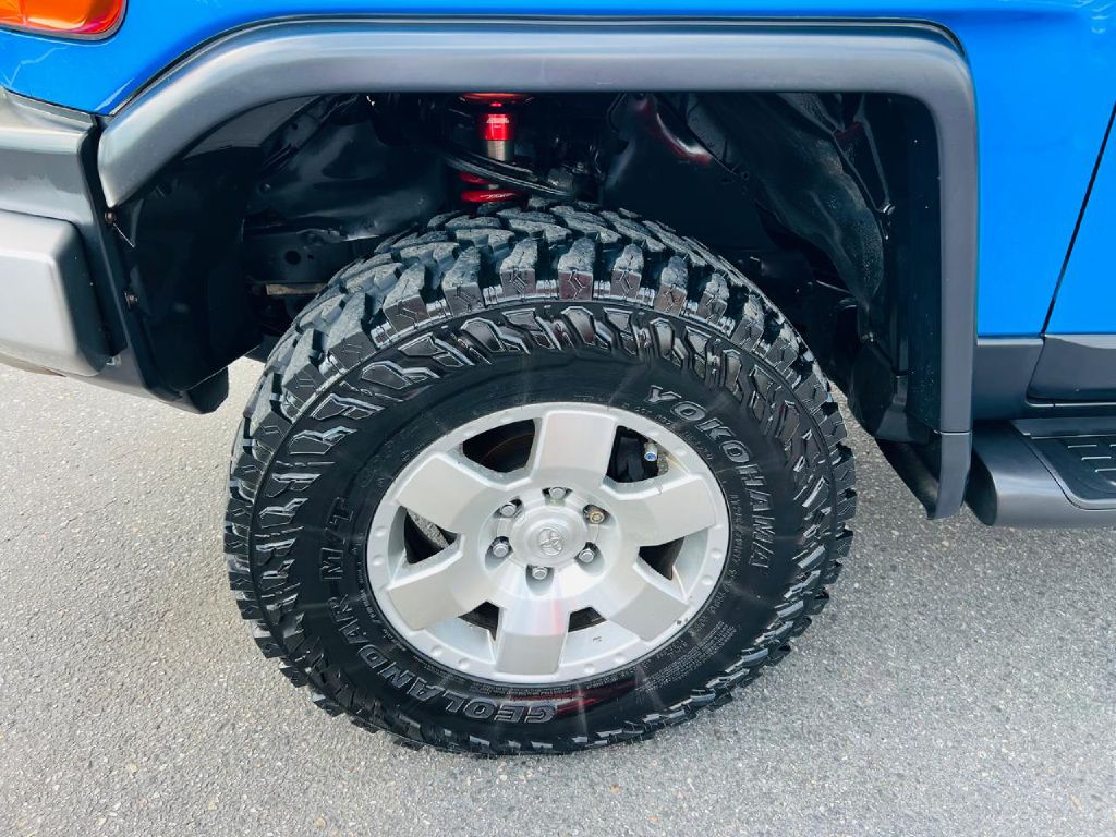 Photo 10 of this TOYOTA FJ CRUISER