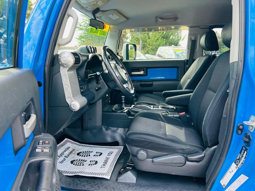 Photo 12 of this TOYOTA FJ CRUISER