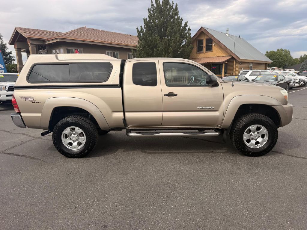 Photo 8 of this TOYOTA TACOMA