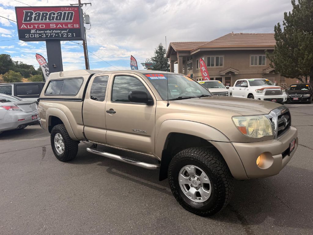 Photo 9 of this TOYOTA TACOMA