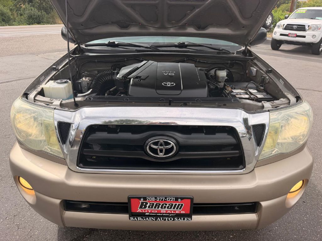 Photo 10 of this TOYOTA TACOMA