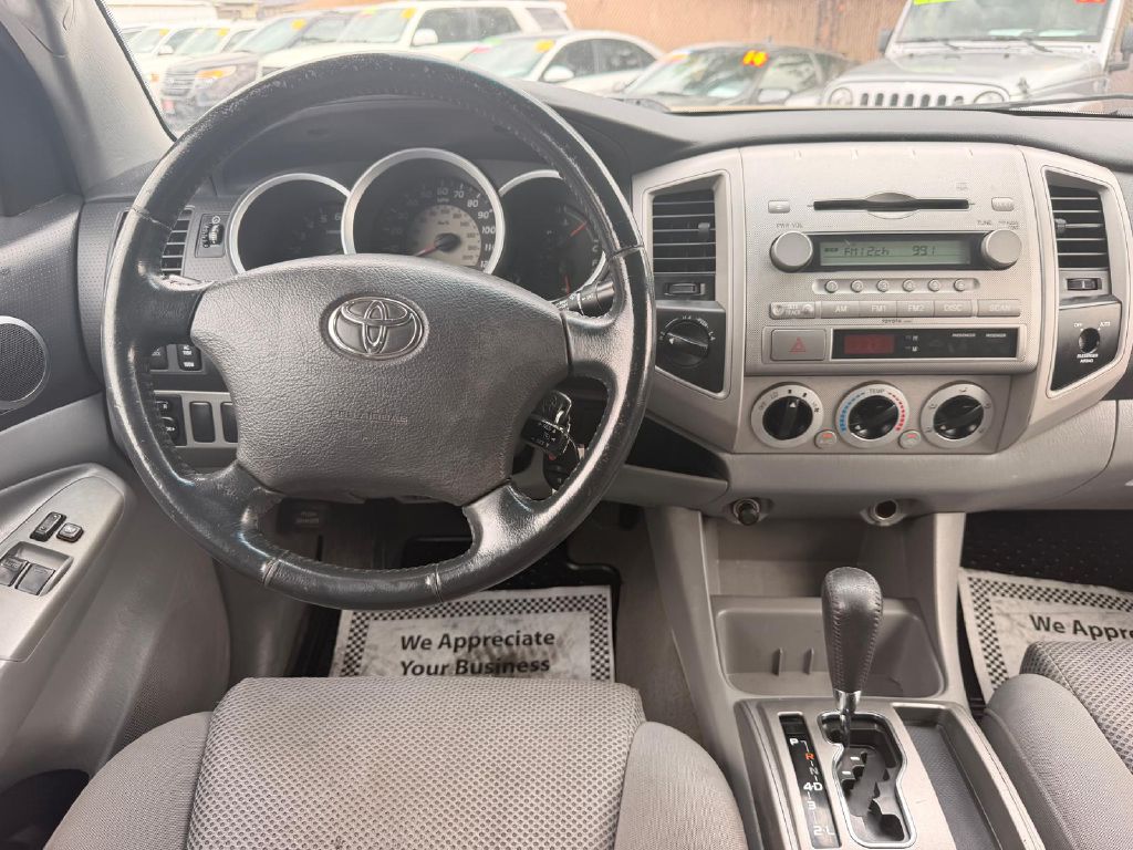 Photo 19 of this TOYOTA TACOMA