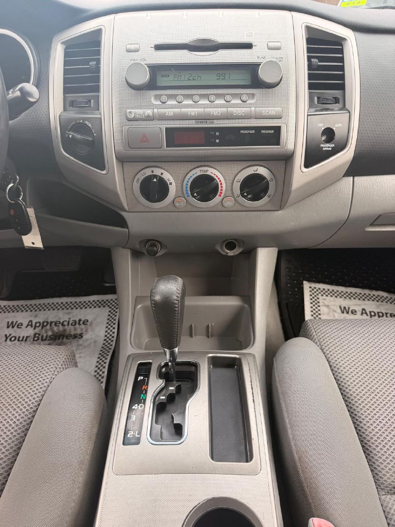 Photo 21 of this TOYOTA TACOMA