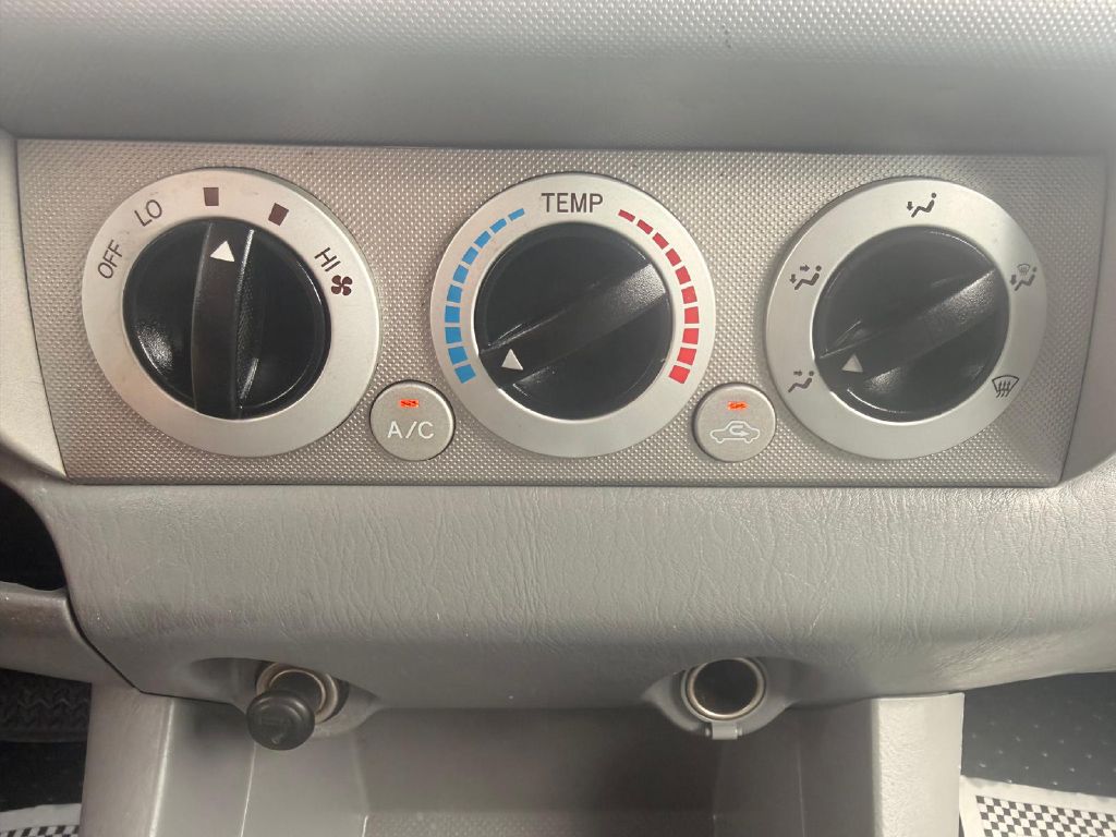 Photo 25 of this TOYOTA TACOMA