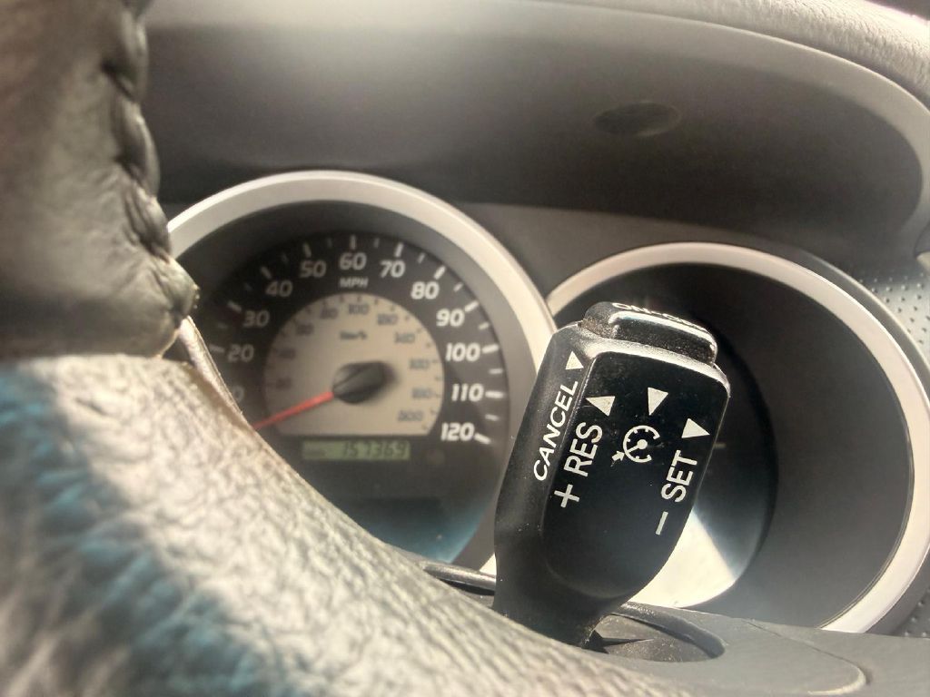 Photo 29 of this TOYOTA TACOMA