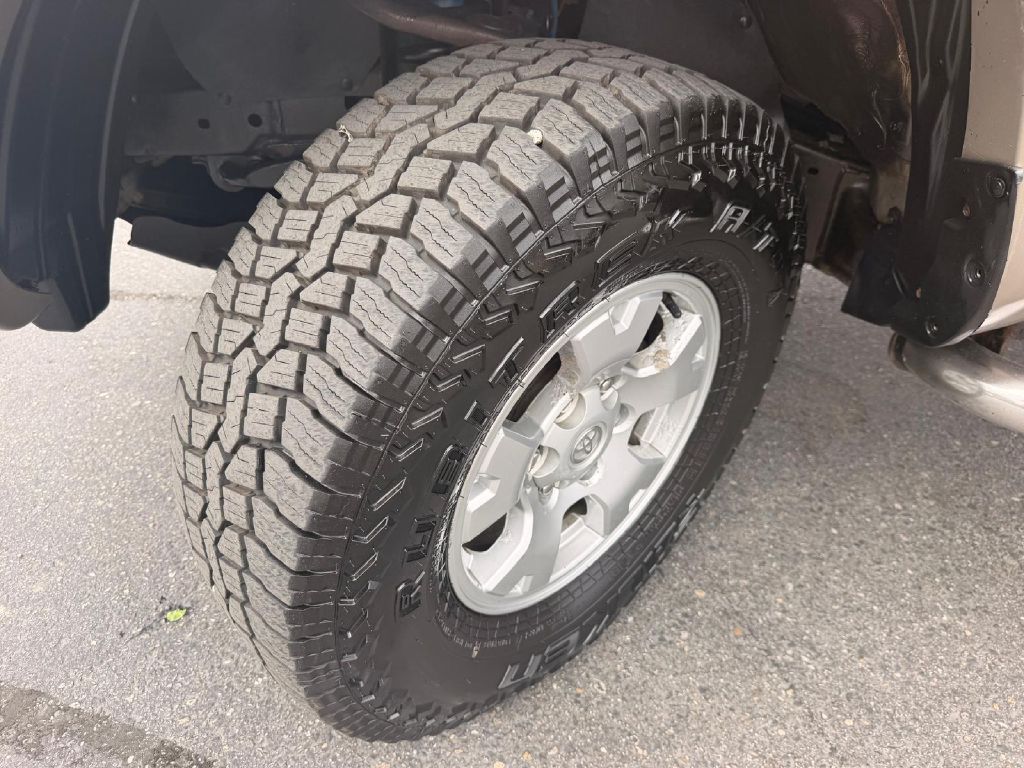 Photo 32 of this TOYOTA TACOMA