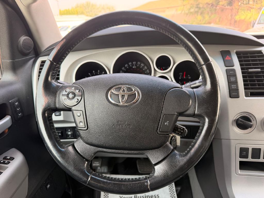 Photo 18 of this TOYOTA TUNDRA