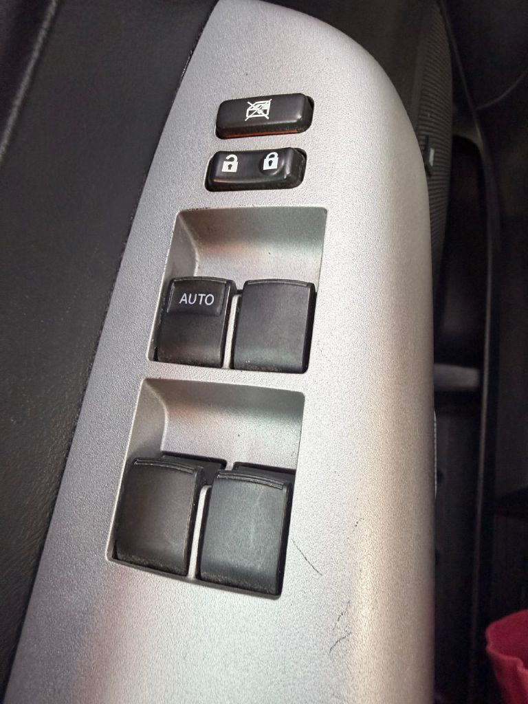 Photo 30 of this TOYOTA TUNDRA