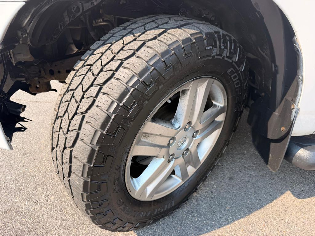 Photo 35 of this TOYOTA TUNDRA