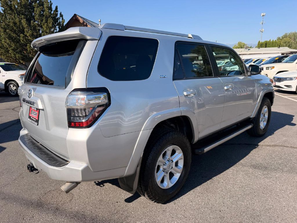 Photo 7 of this TOYOTA 4RUNNER