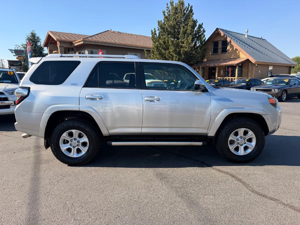 Photo 8 of this TOYOTA 4RUNNER