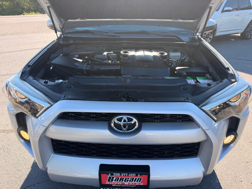 Photo 10 of this TOYOTA 4RUNNER