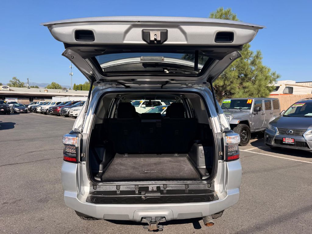 Photo 11 of this TOYOTA 4RUNNER