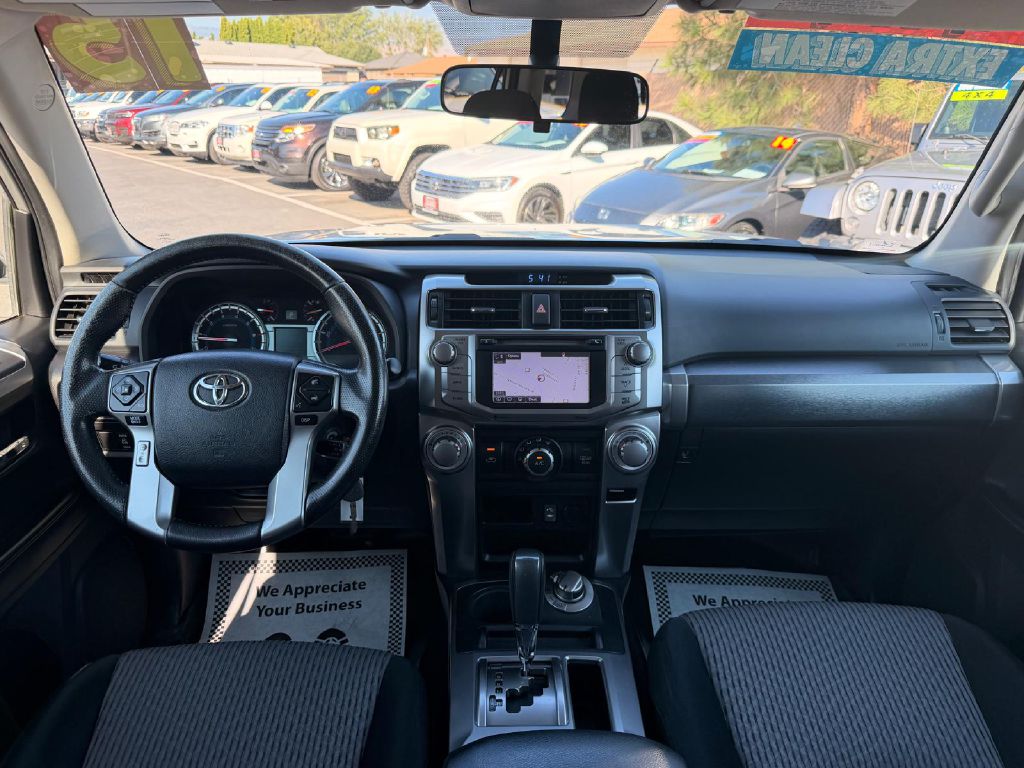 Photo 16 of this TOYOTA 4RUNNER