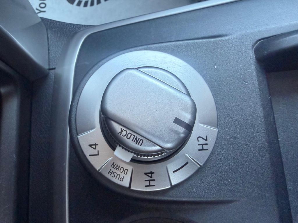 Photo 23 of this TOYOTA 4RUNNER