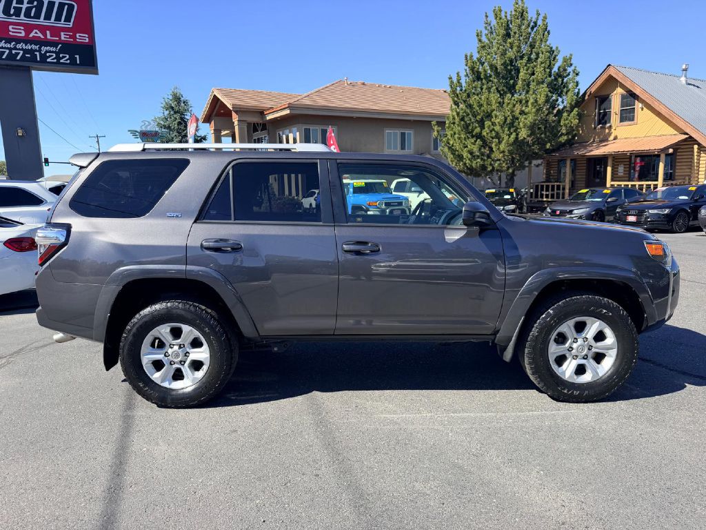Photo 8 of this TOYOTA 4RUNNER