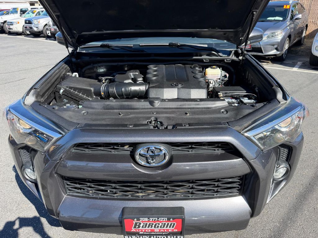 Photo 10 of this TOYOTA 4RUNNER