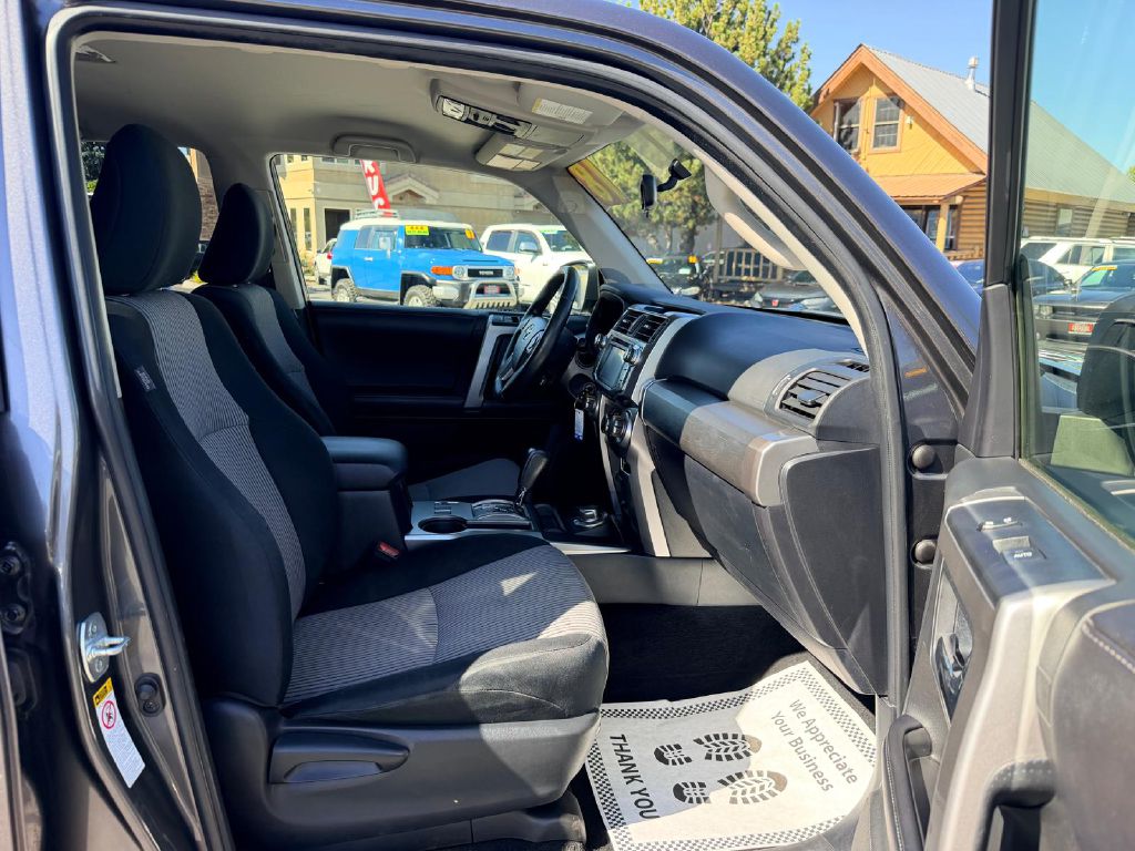 Photo 15 of this TOYOTA 4RUNNER