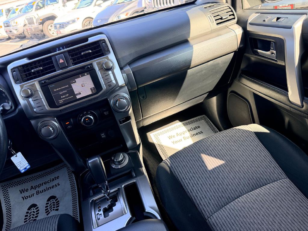 Photo 23 of this TOYOTA 4RUNNER