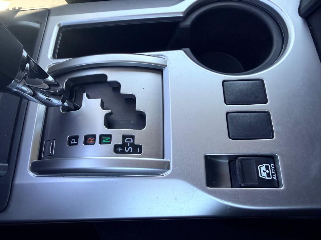Photo 24 of this TOYOTA 4RUNNER