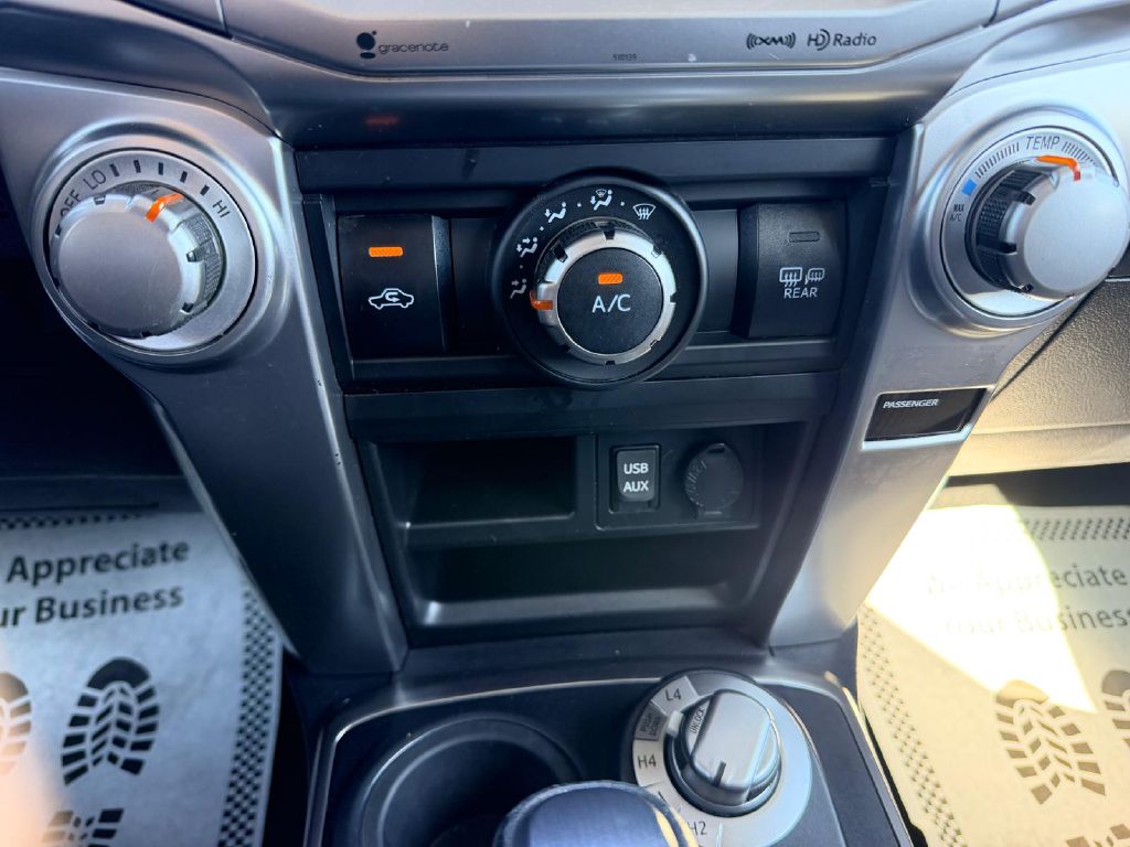 Photo 26 of this TOYOTA 4RUNNER