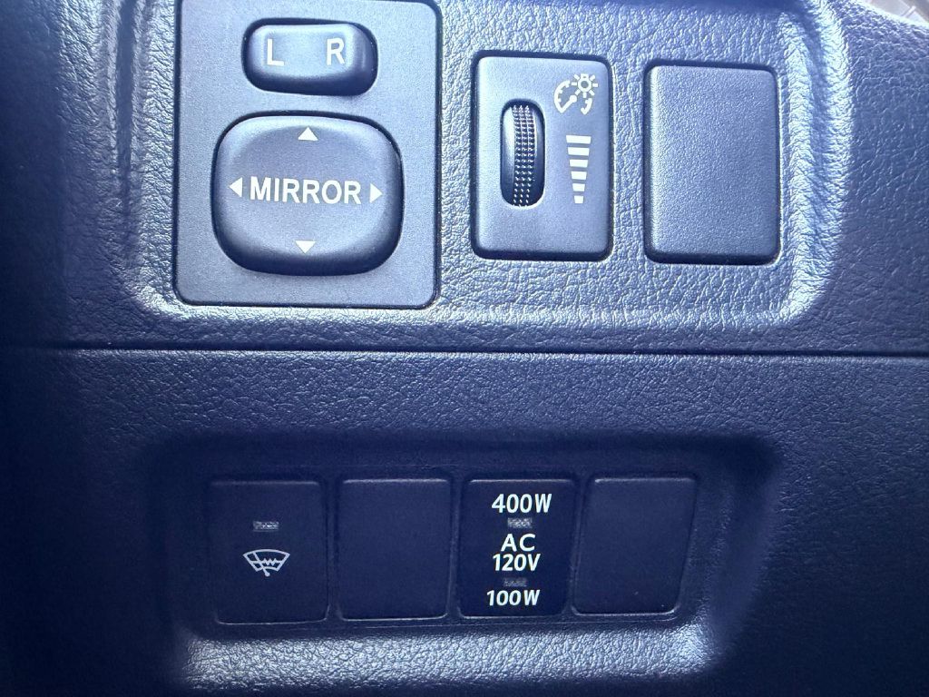 Photo 32 of this TOYOTA 4RUNNER
