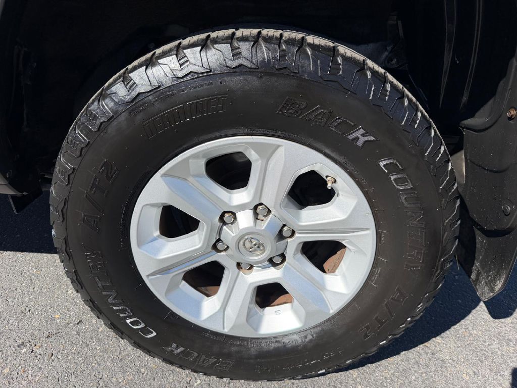 Photo 36 of this TOYOTA 4RUNNER