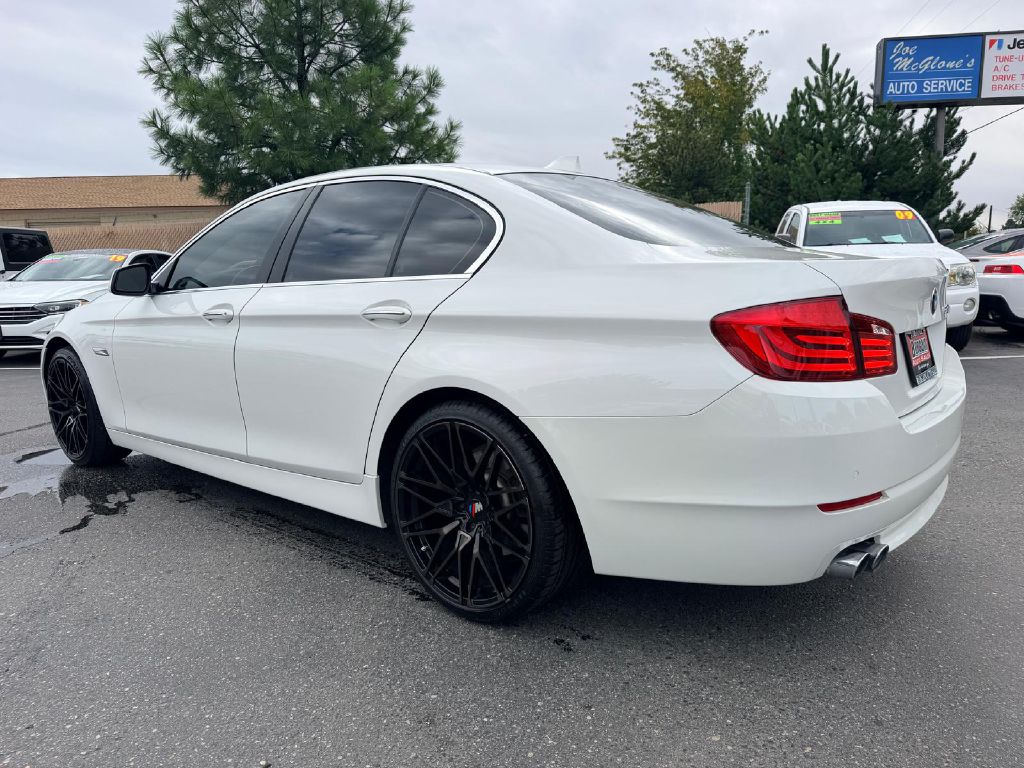 Photo 5 of this BMW 5 SERIES