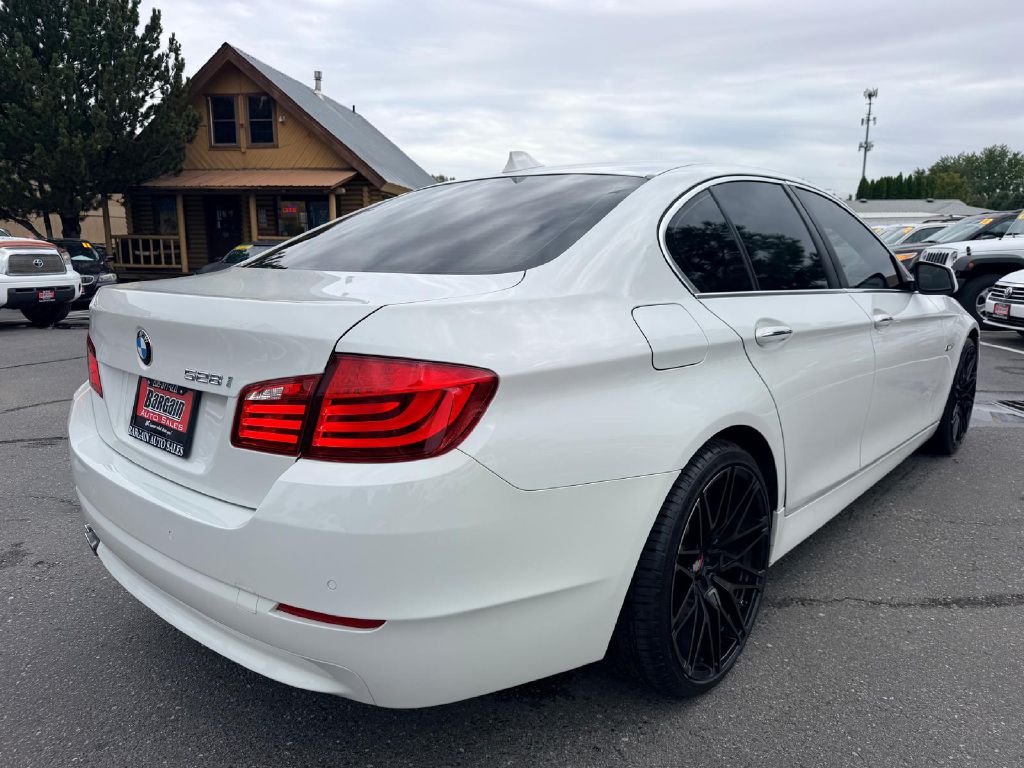 Photo 7 of this BMW 5 SERIES