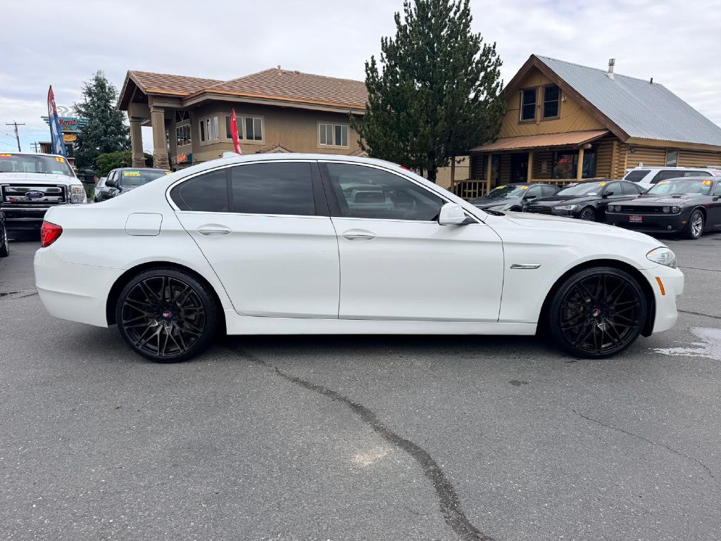 Photo 8 of this BMW 5 SERIES