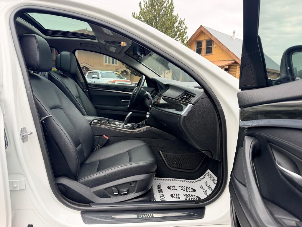 Photo 14 of this BMW 5 SERIES