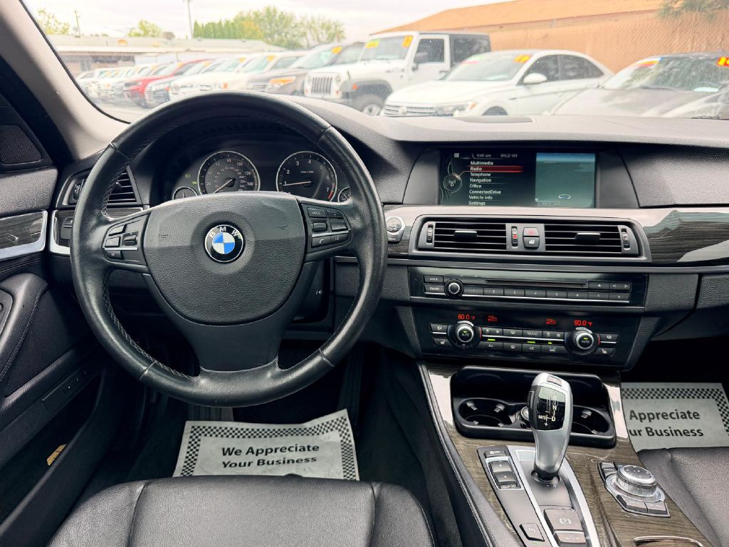 Photo 17 of this BMW 5 SERIES