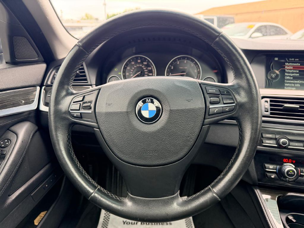 Photo 18 of this BMW 5 SERIES