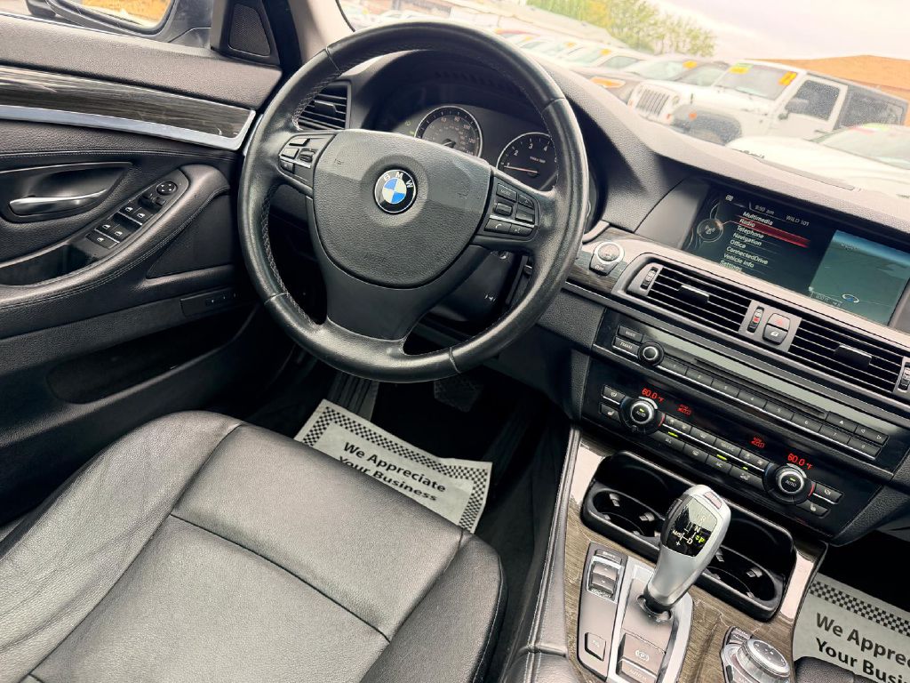 Photo 20 of this BMW 5 SERIES