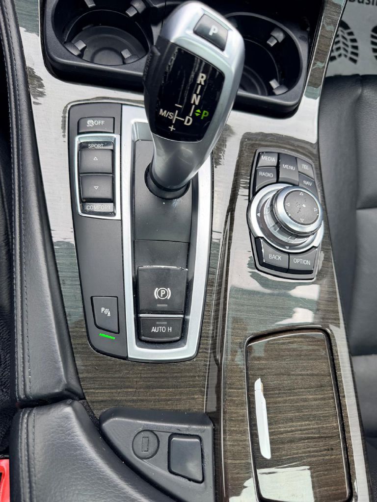 Photo 22 of this BMW 5 SERIES