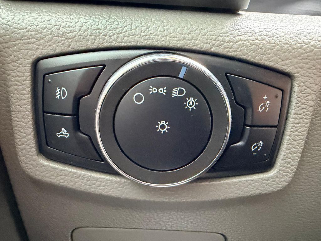 Photo 28 of this FORD F-150