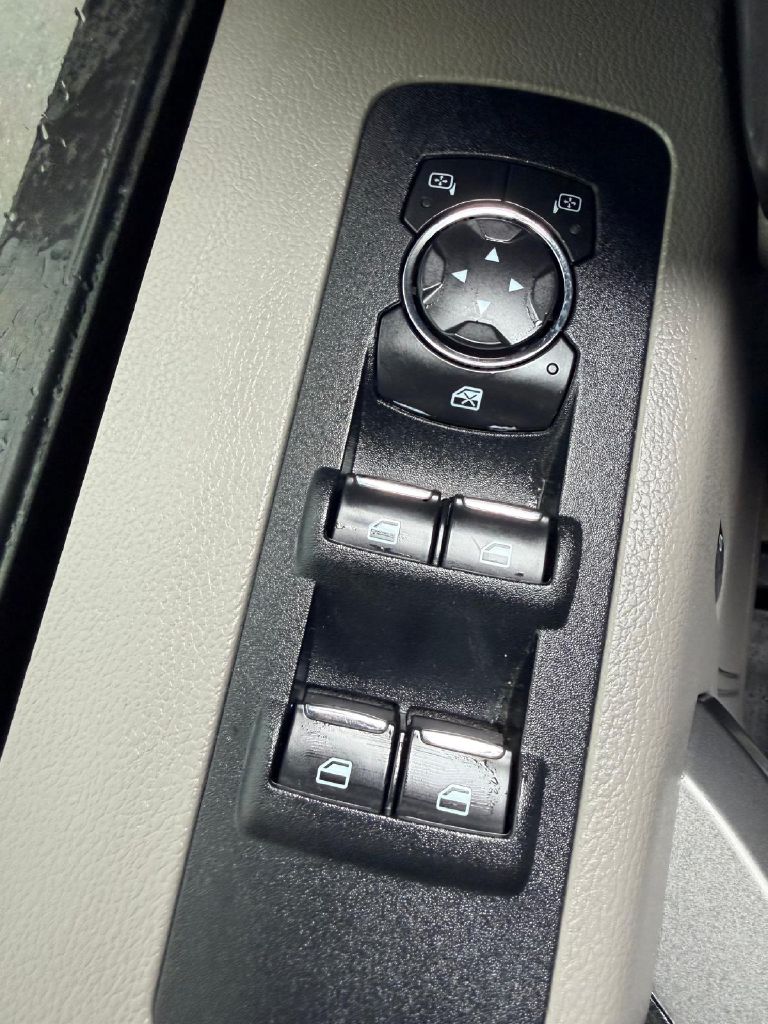 Photo 30 of this FORD F-150