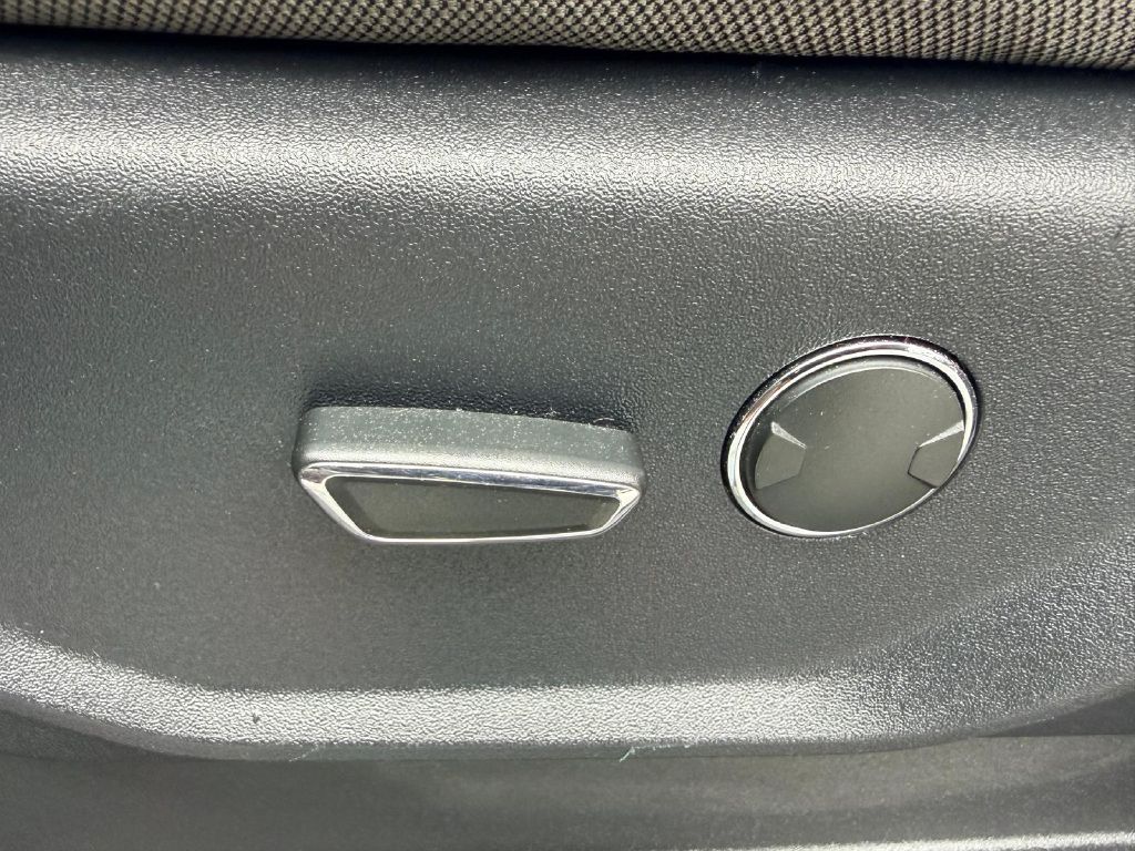 Photo 31 of this FORD F-150