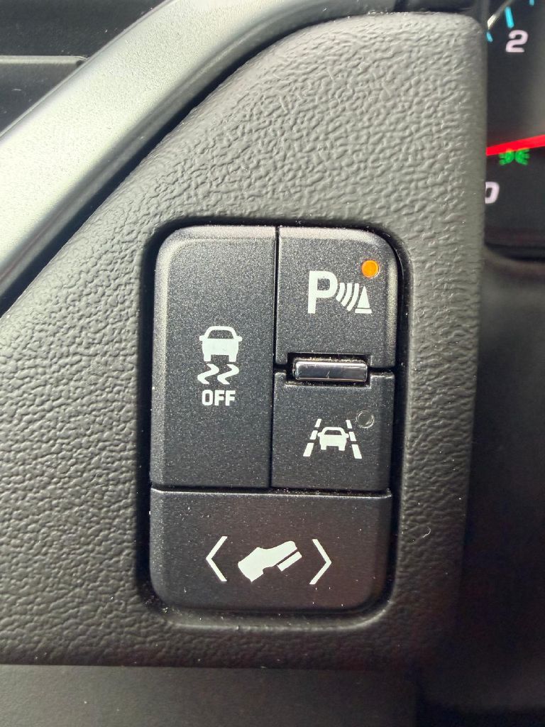 Photo 31 of this CHEVROLET SUBURBAN