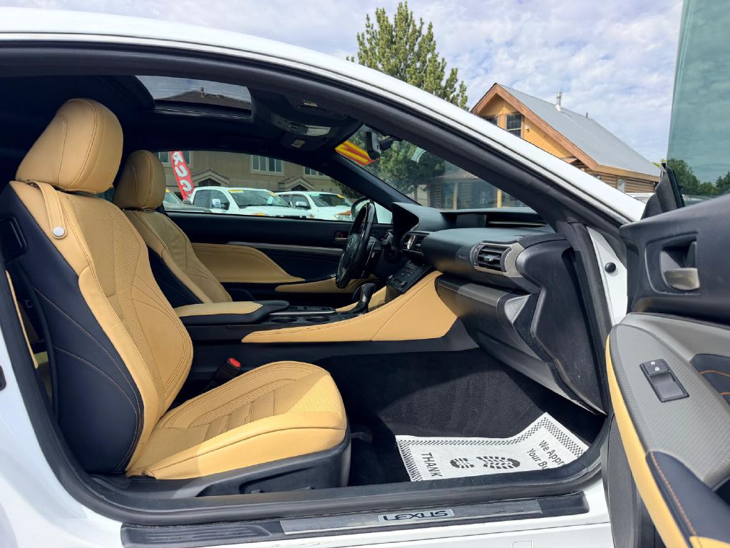 Photo 14 of this LEXUS RC 300