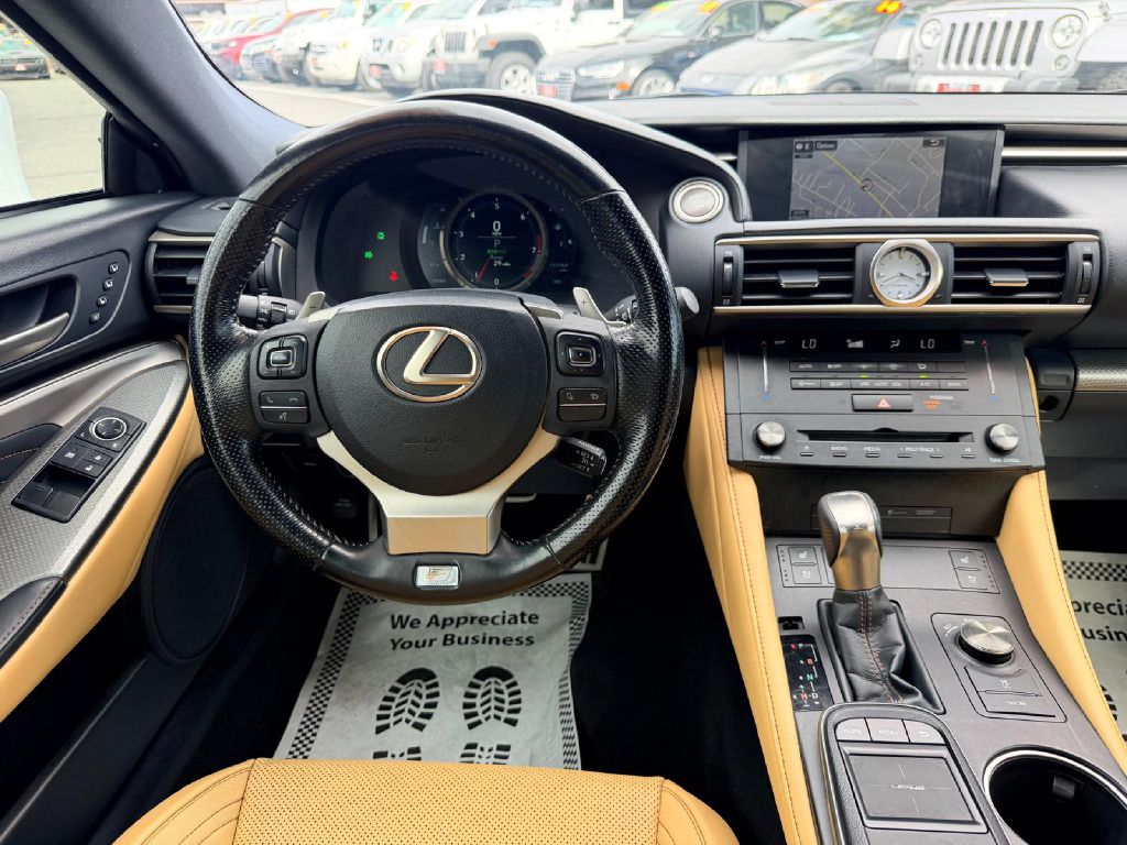 Photo 17 of this LEXUS RC 300