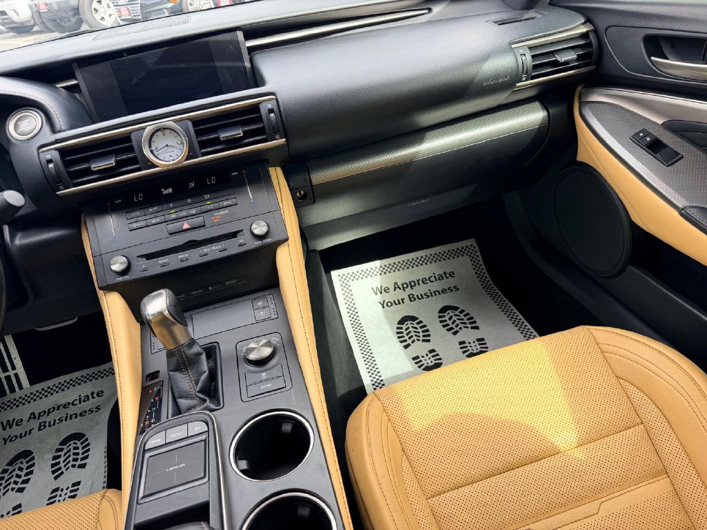 Photo 21 of this LEXUS RC 300